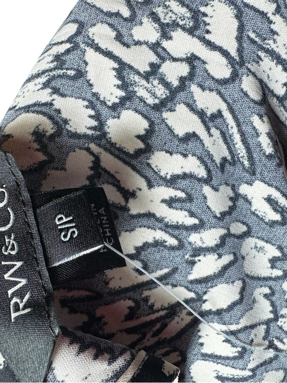 NWT RW & CO Blouse - Size S - Picture 3 of 6